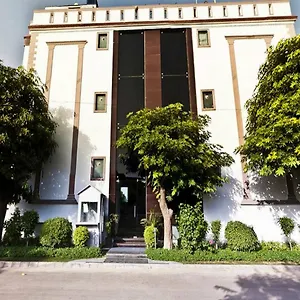 3* Hotel Maxfort Greenwood